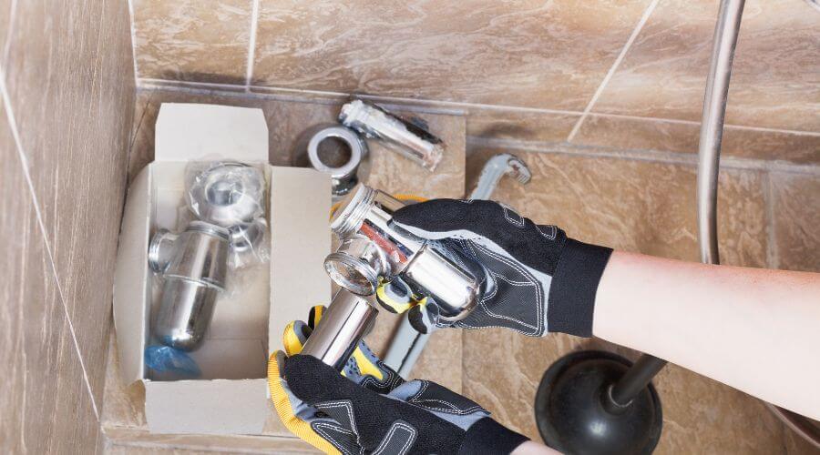 Professional gutter cleaning in Wentworth, MO